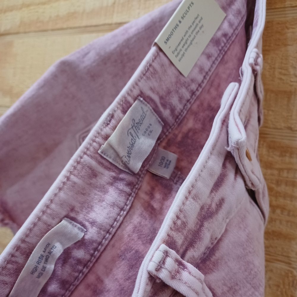 High Rise Midi Shorts - Picture 2 of 7